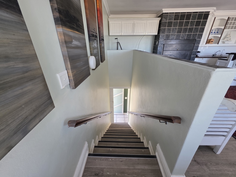 6 Bedroom Property for Sale in Oceanview Heights Western Cape